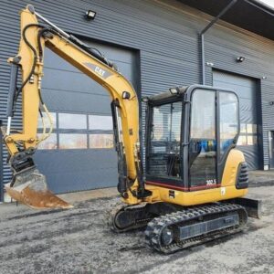 CATERPILLAR 302.5 + TARIERE HYDRAULIQUE + 3 GODETS