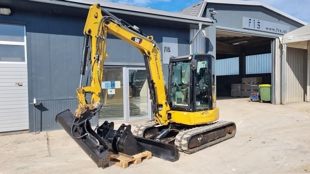 Caterpillar 305E2 + 3 GODETS