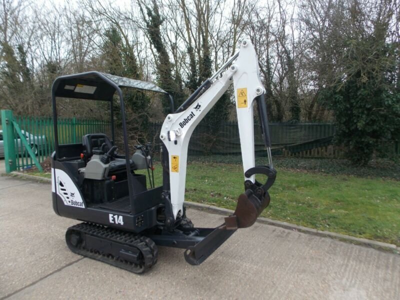 Bobcat E14, 1.5T 2013 et remorque 2,6T