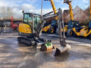 Volvo ec15 1.5T 2012